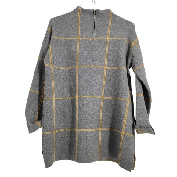 Tahari Gray Plaid Sweater Womens Size Medium M - Picture 1 of 4